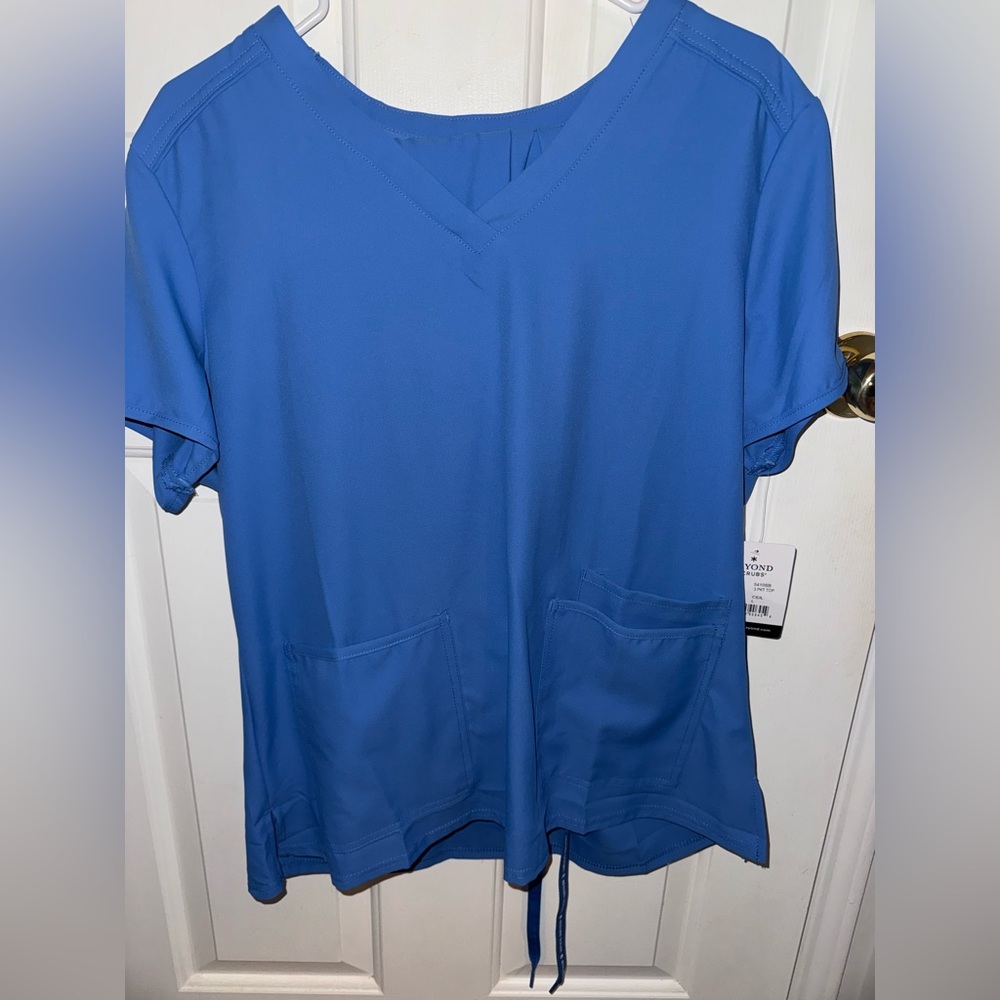 Beyond scrubs size large jogger set